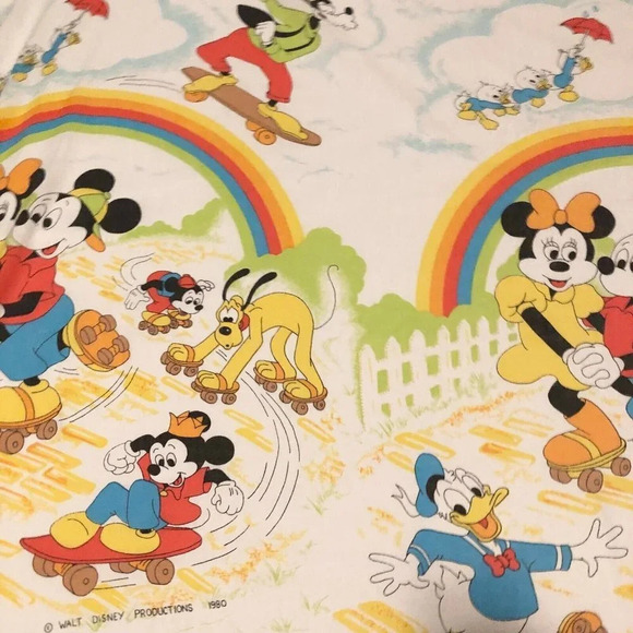 Vtg 1980 Walt Disney Twin Flat Sheet  Esmond Mickey and Friends Rollerskating - Picture 10 of 16